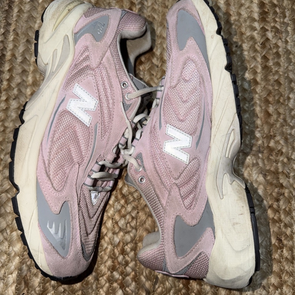 New Balance 725 CENTURY PINK ML725BD D  Men 12 Woman 13.5